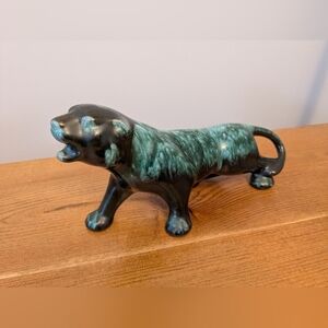 Vintage Blue Mountain Pottery Cat Panther Figurine